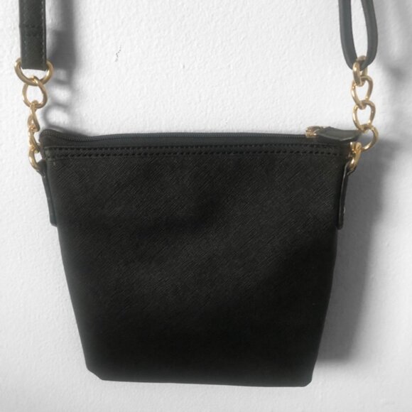 Tommy Hilfiger Black Leather Crossbody Bag | Perfect for Everyday Use - Picture 8 of 10